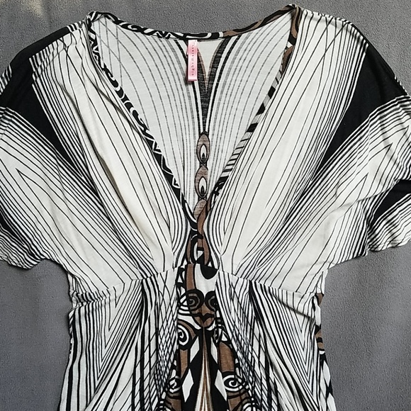 Eight Sixty Top - Picture 2 of 6